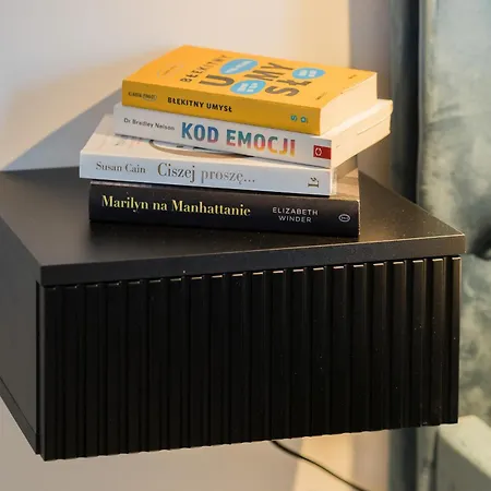 Apartmán With Balcony & Parking In By Renters *