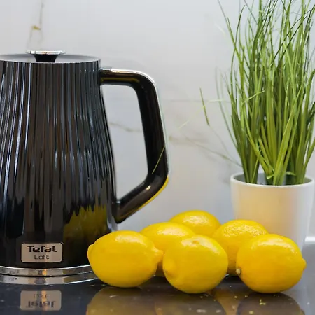 With Balcony & Parking In By Renters Appartement Warschau