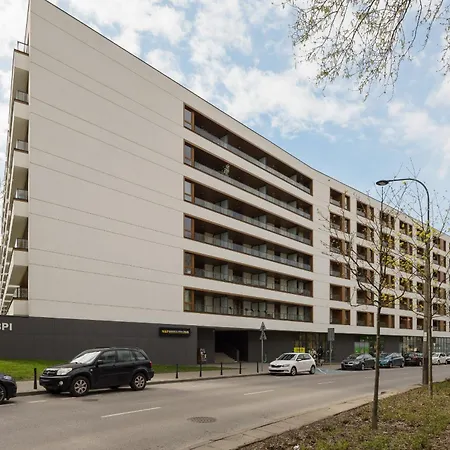 Appartement With Balcony & Parking In By Renters *